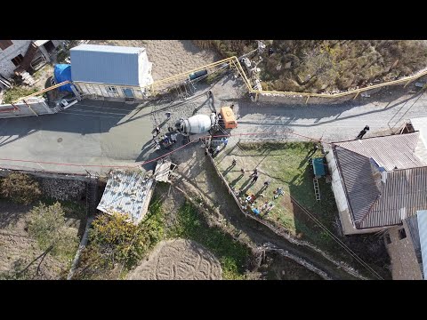 Видео: Бетонирование дорог в  с. Кванада .