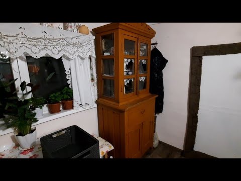 Видео: Восстановление дубового буфета! Часть 1. Снимаю краску!