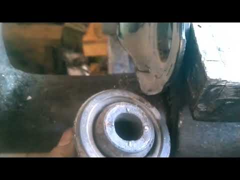 Видео: Мой Дастер. Замена передних сайлентблоков.