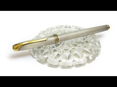 Видео: Обзор перьевой ручки Cross Pinnacle