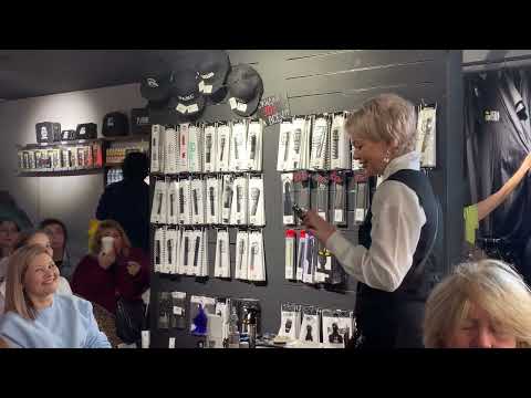 Видео: Короткие формы стрижек по авторской методике. МК Натальи Куликовой 17.09 PARIMIR Уфа