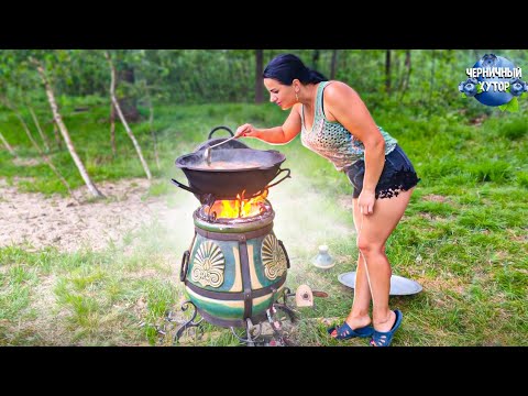 Видео: Рыбой лесной хутор себя обеспечивает на 100%. Насыщенная жизнь вдали от людей.