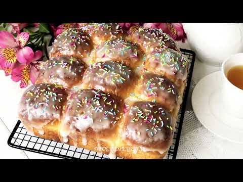 Видео: ПУХОВЫЕ ПАСХАЛЬНЫЕ БУЛОЧКИ на пшеничной закваске!//PUFFY EASTER BUNS on wheat sourdough!