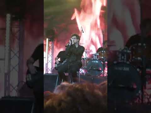 Видео: МУККА - Тёплый свитерок (концерт/акустика)