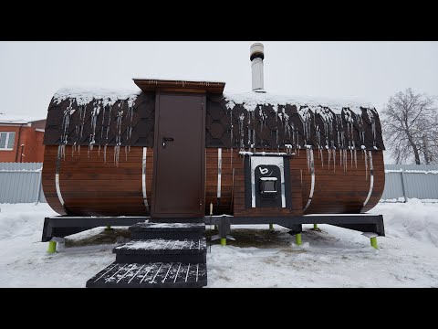 Видео: Стильная парилка с печью Grill'D Violet в бане Квадро Мега-2 СВ из кедра от Bochky.ru
