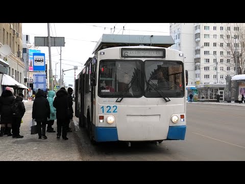 Видео: Троллейбус Екатеринбурга ЗиУ-682 КР Иваново борт. №122 маршрут №6 на остановке "Дом кино"