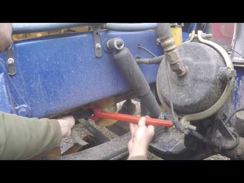 Видео: Дальнобой по США Америка. Провожу Т. О. на траке перед рейсом.