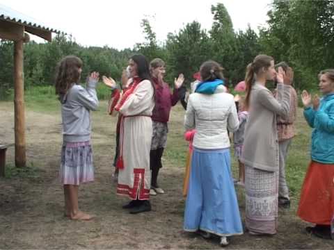 Видео: Необычный хороводно-игровой праздник в «Родосвете».