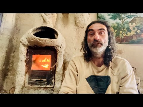 Видео: ЌЕ ЈА ПРЕЖИВЕАМ ЛИ ОВАА ЗИМА ВО КУЌИЧКАТА ОД ЗЕМЈА , БЕЗ СТРУЈА !