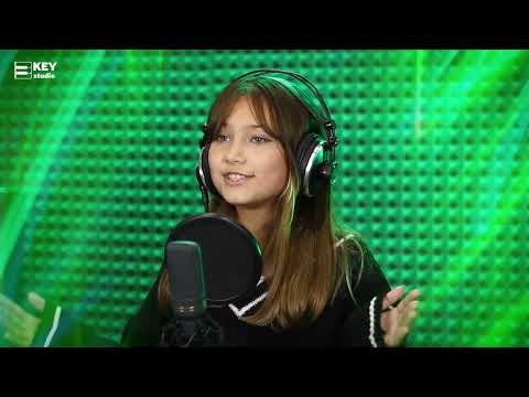 Видео: Мария Буц - Белый конь (Юлия Валеева cover)