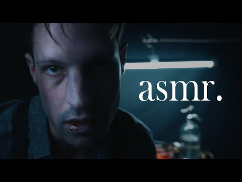 Видео: ASMR | Вампир-стоматолог чистит ваши клыки (медицинский осмотр ASMR)