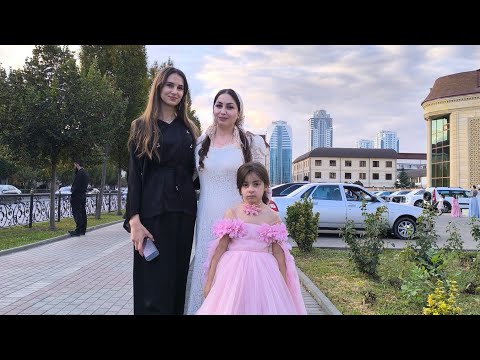 Видео: Ресторан Грозный Сити. Свадьба! Элстанжо Касумов Мохьмад-Эмин а Мадийнан а тойнехь ду!