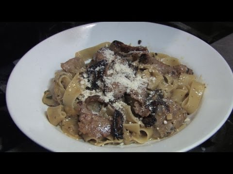 Видео: Классические папардалле с острыми колбасками Орсини и желтыми помидорами