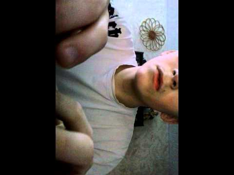 Видео: Задолбался чихать)))