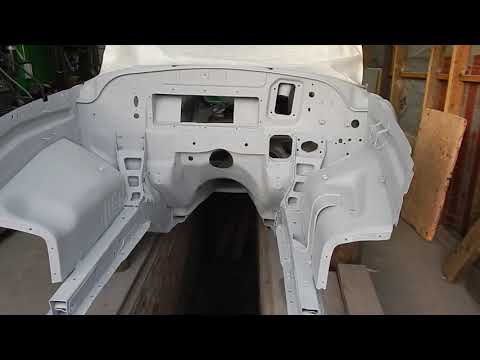 Видео: ГАЗ 21,, АННА,, Снятие заднего моста и рессор , малярные работы.