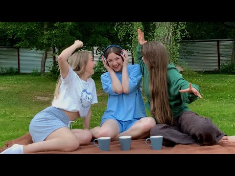 Видео: громкий вопрос с подругами😯