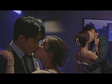 Видео: Скрывает чувства от бывшей девушки 💖