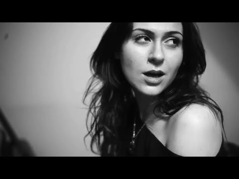 Видео: Стрiляй (Okean Elzy Acoustic Cover by EVA)