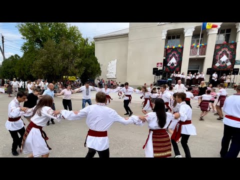 Видео: Праздник села в Молдове «Ни села без концерта», Попештий де Сус, часть 1