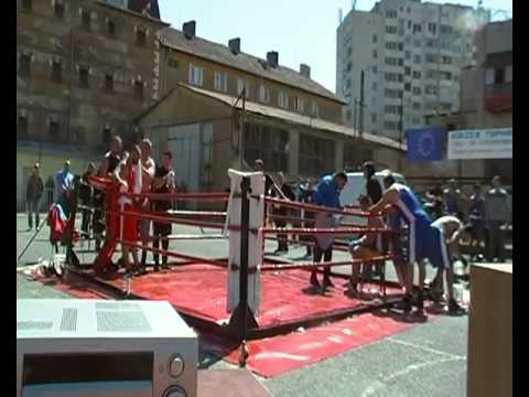 Видео: Григор Саруханян срещу Мартин Петков - боксов мач в затвора