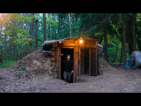 Видео: В БОЛЬШОЙ ЗЕМЛЯНКЕ С НОЧЕВКОЙ. ЖИЗНЬ И БЫТ В ЛЕСУ. ДОМ под ЗЕМЛЕЙ  ПРЕОБРАЖАЕТСЯ .