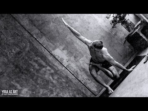 Видео: Мощная потоковая ФЛОУ ВИНЬЯСА ЙОГА - НОГИ, КОЛЕНИ, ТАЗ, ШПАГАТ // Хатха Йога, Пранаяма, Медитация