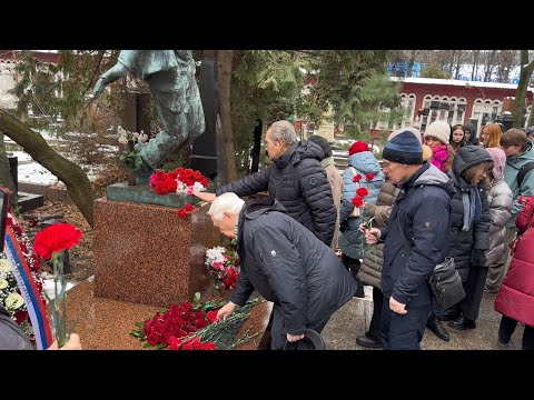 Видео: Страшная смерть в 18 лет разведчицы Зои Космодемьянской / Новодевичье кладбище 29.11.2024 г.