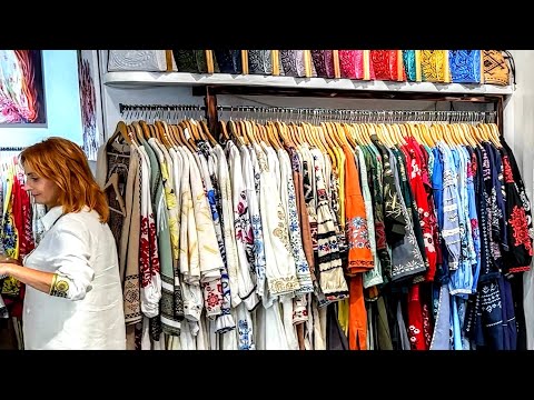 Видео: Бутік вишитих суконь, сумок. Львів дощ,осінь мода. #львівплощаринок 