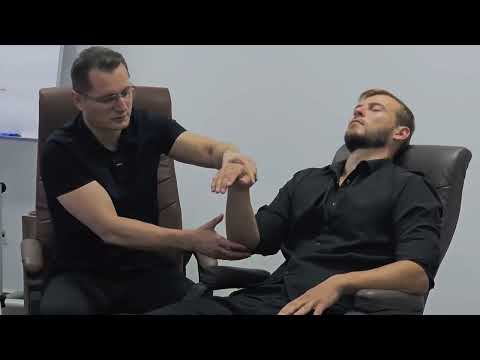 Видео: Психотерапевтическая сессия регрессивного гипноза.