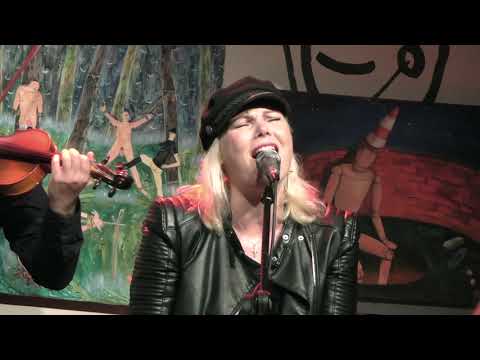 Видео: ЭРГФУ им. Васи Ложкина -  Кто-то другой 06/10/2022 Москва. Рюмочная ЗюЗиНо