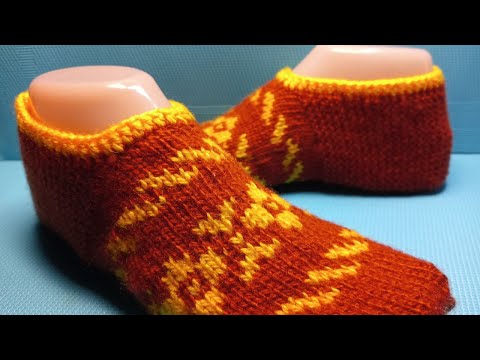 Видео: # 1022 ✴️БЕСШОВНЫЕ ТАПОЧКИ СПИЦАМИ ОТ МЫСКА С ОРНАМЕНТОМ.✅
