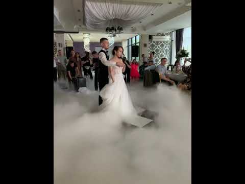 Видео: Свадебный танец под песню « Ты моя» Шаман