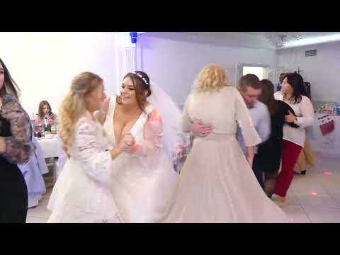 Видео: ВЕСІЛЬНІ ПІСНІ. СПІВАЄ ПРИКАРПАТТЯ 16