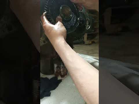 Видео: Ошибка установки контровочной планки распредвала и установка промежуточной шестерни