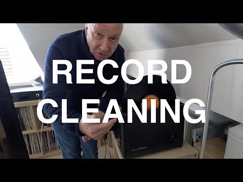 Видео: ЧИСТКА ПЛАСТИНОК: ПЫЛЕСОС, HUMMINGURU или ОБА? #vinylcommunity