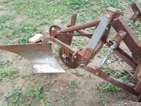 Видео: Кінний плуг до мінітрактора \ саморобний плуг до трактора переломка