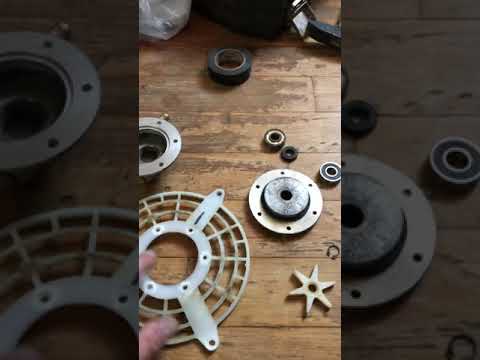 Видео: Бензиновые опрыскиватели FORTE 3W-650 ремонт помпы.