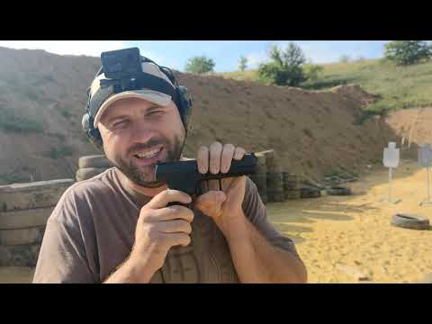 Видео: Обзор Beretta PX4 Storm против  Sig Sauer P2022