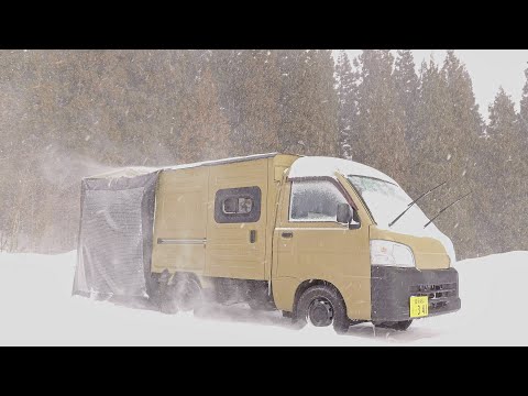 Видео: Одиночный поход в метель. Hijet фургон.Дровяная печь [Расслабляющая природа АСМР]