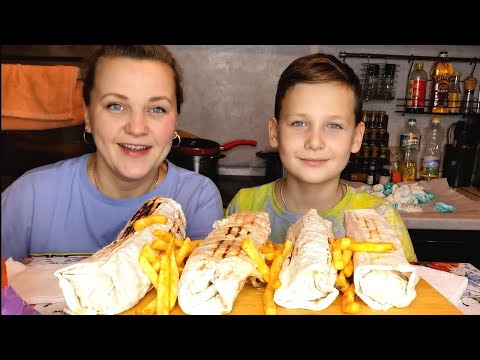 Видео: Мукбанг 4 вида Шаурмы ,картошка фри / С новым годом Тигрятки🐈