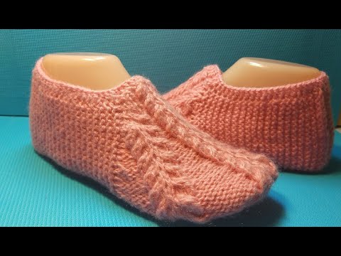 Видео: #559 ТАПОЧКИ СПИЦАМИ БЕЗ ШВОВ С КРАСИВЫМ НОСИКОМ. МАСТЕР КЛАСС.