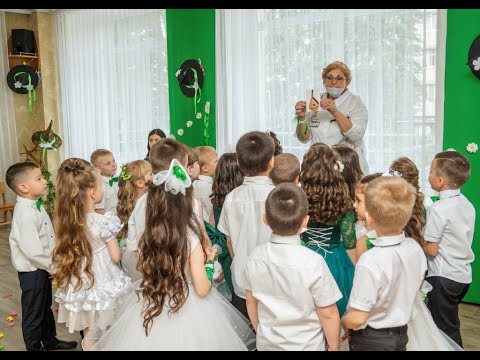 Видео: Авторська робота Інни Борисенко_Квест «Дитинство в капелюсі»_варіант-1_Свято випуску дітей до школи