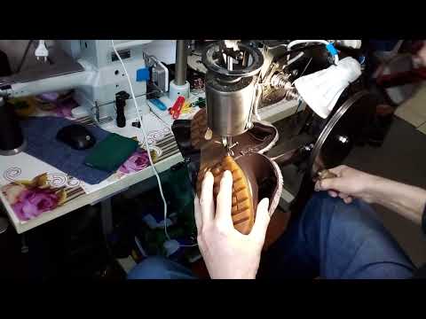 Видео: Версаль SL 26 или М-26 в работе с подъёмом лапки педалью (ногой)