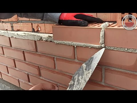 Видео: Кладка кирпича от профи Мастер Кладки-95, кладка Грозненского кирпича.