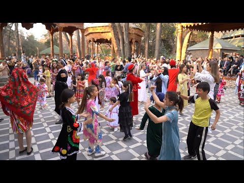 Видео: ШУКӮҲИ ФЕСТИВАЛИ БАЙНАЛМИЛАЛИИ "НАВРӮЗ - МЕРОСИ ФАРҲНГИВУ ҶАҲОНГАРДӢ" ДАР БОҒИ ИРАМИ ШАҲРИ ДУШАНБЕ