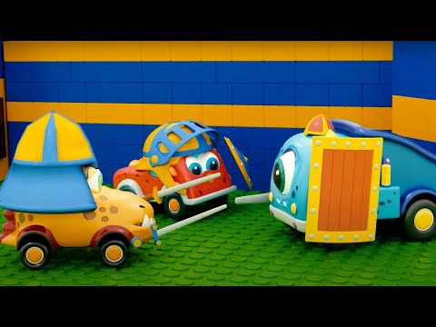 Видео: Машинки Мокас 🚕 Замок рыцарей 🚙 Развивающие мультфильмы для детей про машинки 🚗