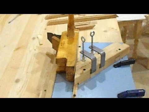 Видео: Изготовление донца для соединения рамок на ус. Device for adjustment of lamels of a photoframework.