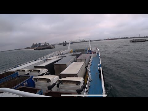 Видео: Грузовой Паром,первый раз переправляюсь на фуре😳чуть не оторвал отбойник🤦🏻