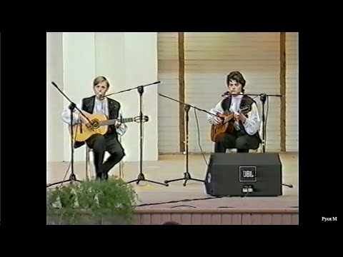 Видео: Олег Погудин и Евгений Дятлов "Меж крутых бережков"