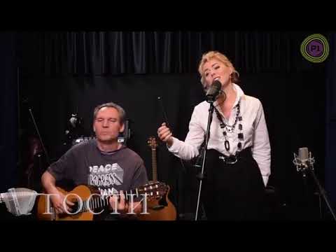 Видео: ОЛЬГА НЕВСКАЯ "ОСЕННИЕ ЛИСТЬЯ"